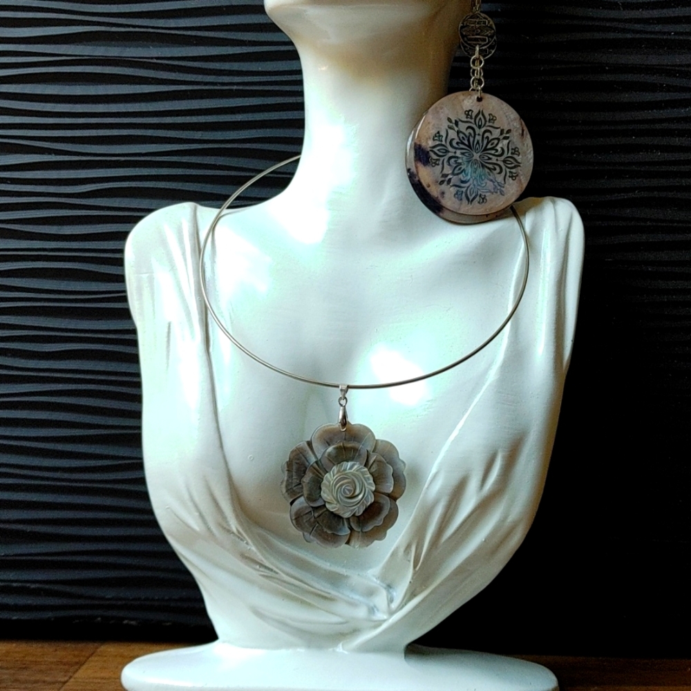 Natural shell necklace and earrings set